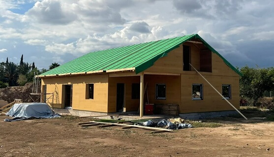 Smart casa con techo a dos aguas NorgesHus